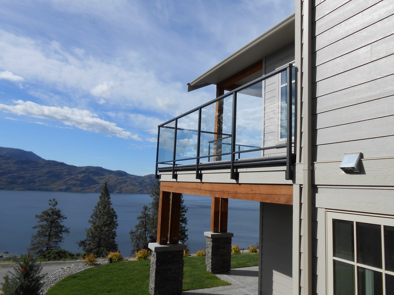 Crystal Glass Glass Railings Victoria BC2.jpeg