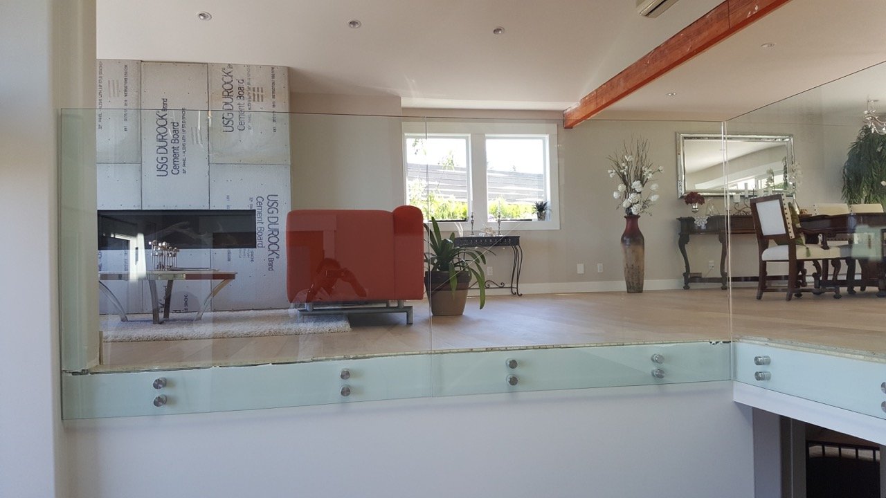 Crystal Glass Glass Railings Victoria BC24.jpeg