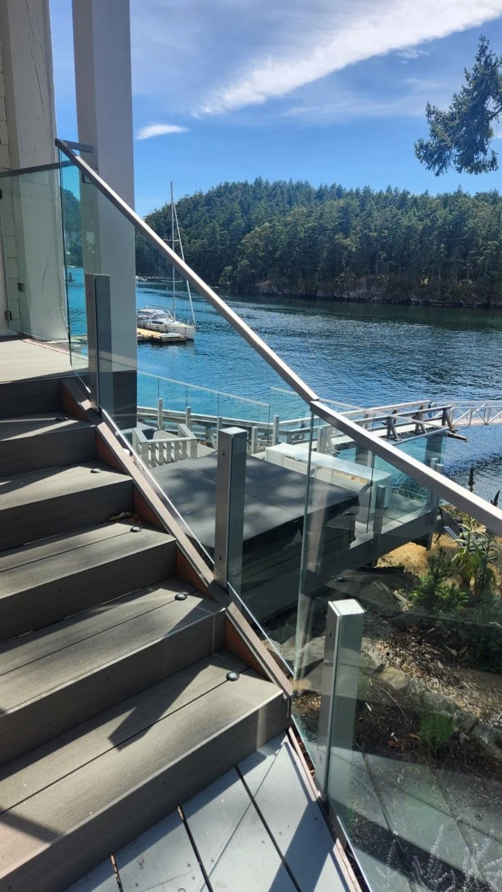 Crystal Glass Glass Railings Victoria BC86.jpeg