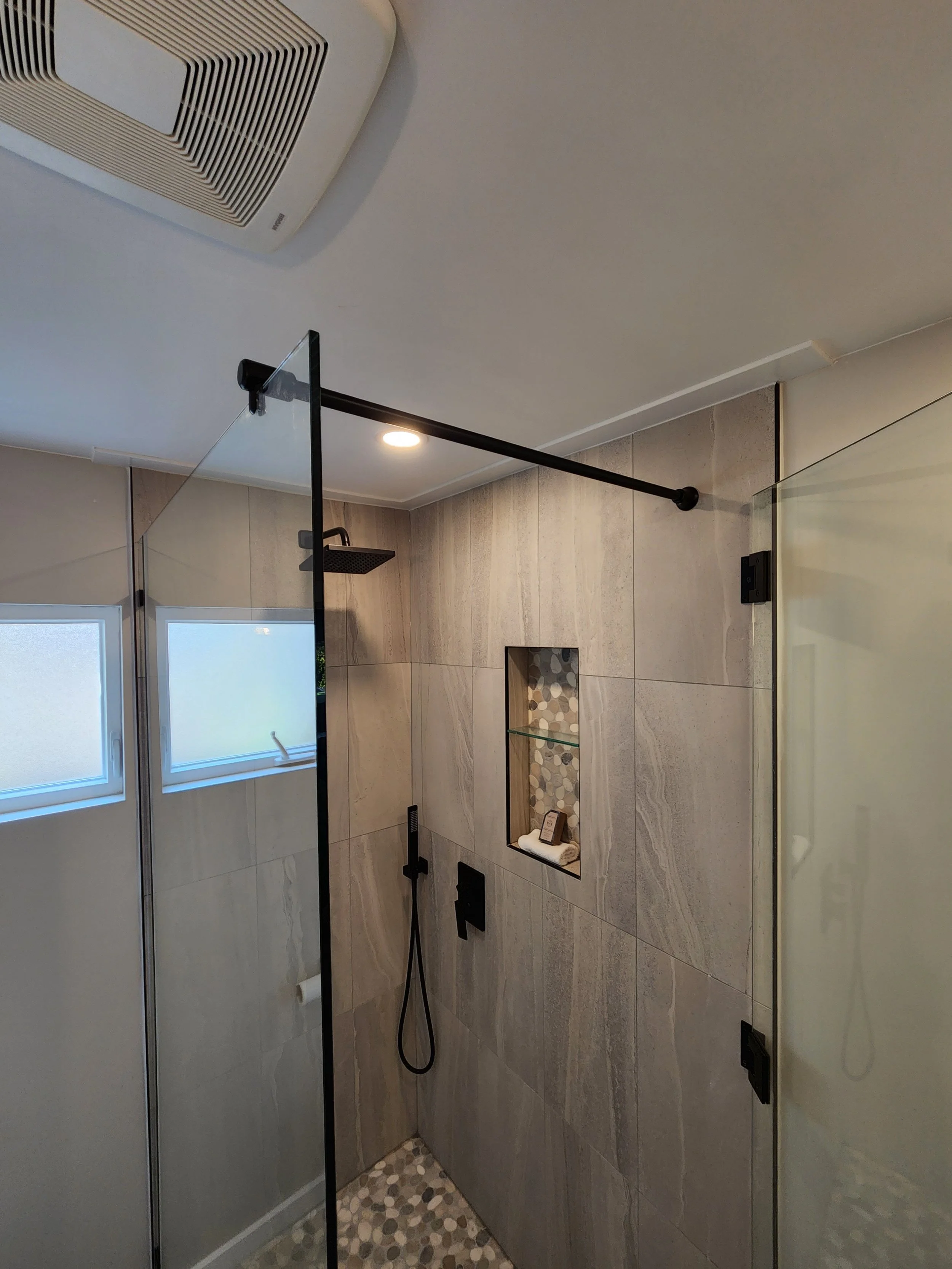 Crystal Glass Shower Enclosures Victoria BC91.jpg