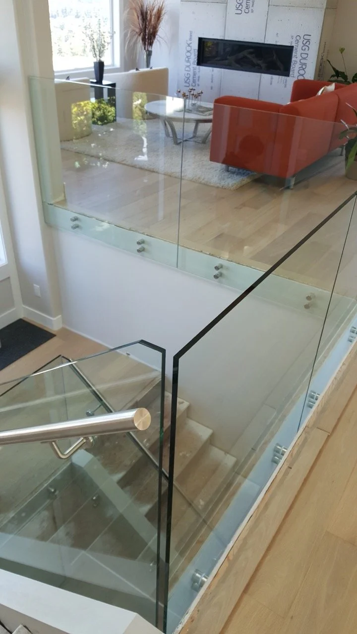 Crystal Glass Glass Railings Victoria BC21.jpeg