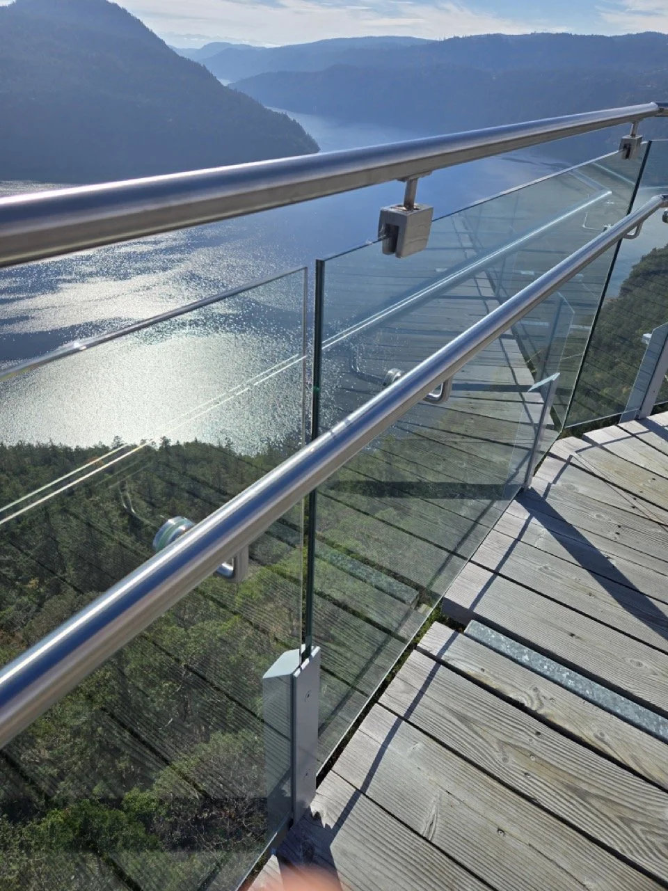 Crystal Glass Glass Railings Victoria BC112.jpeg