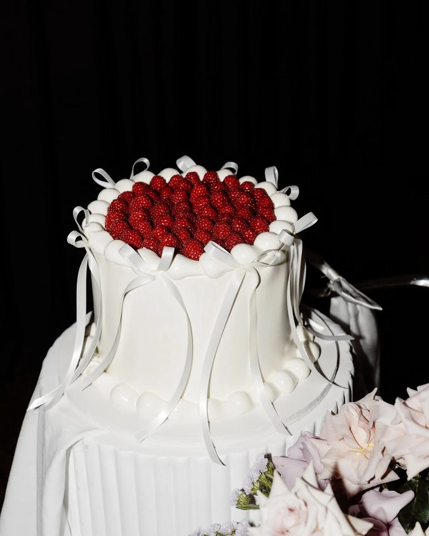 The bridal cake journey is sacred, special, and oh so delicious. Servin' some Monday midday inspiration we love &ndash; choose your own adventure! 🍰

wedding cake &bull; cake design &bull; wedding inspiration &bull; design inspiration &bull; foodie 