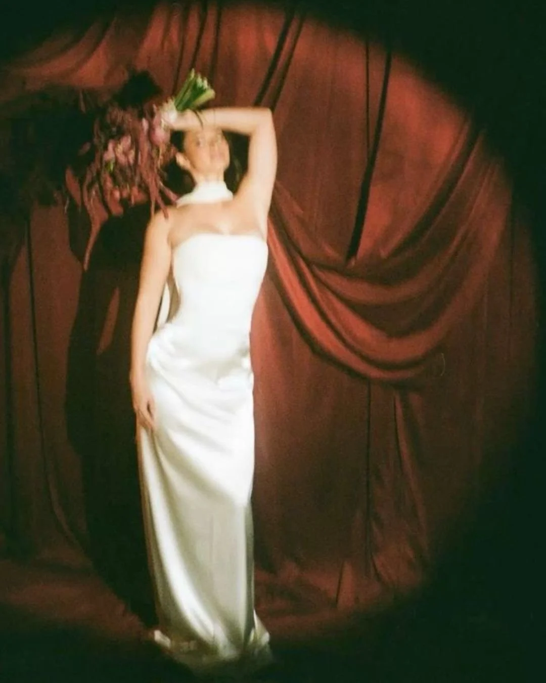 For the bride who loves a little drama and a lot of romance, the Moody Elegant aesthetic is perfect blend of sexy and sophisticated. Think rich velvet drapery, deep jewel tones, ambient candlelight, and a vibe Romeo + Juliet would have approved. Best