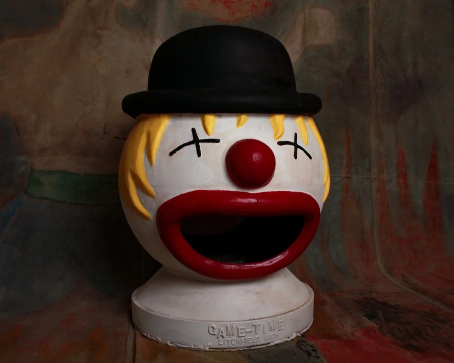 Clown trash can-12.jpg