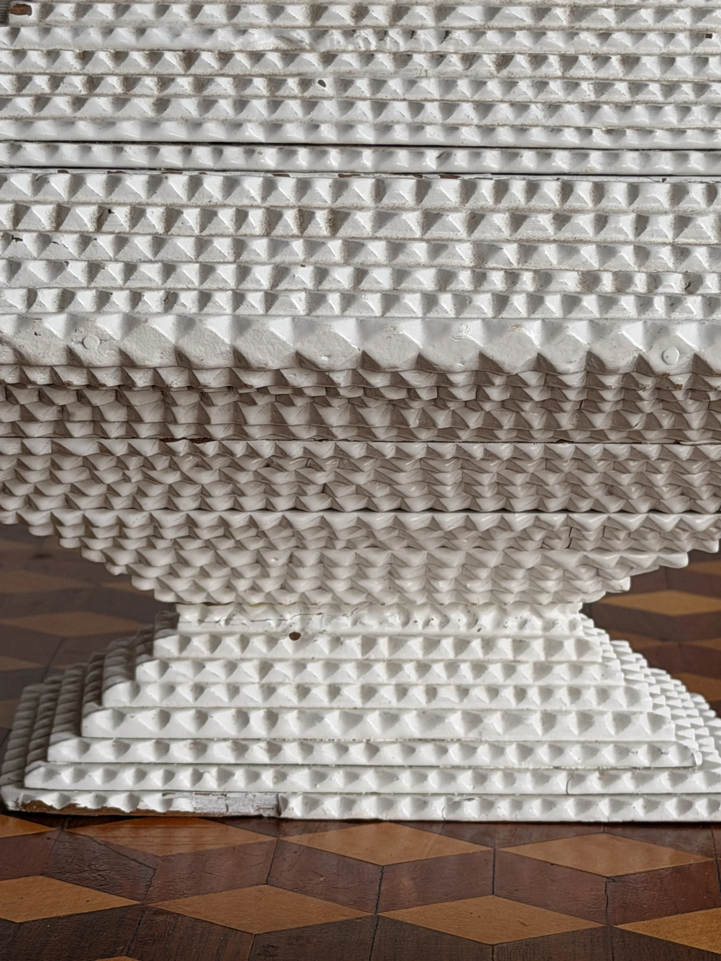 tramp art box white4.JPG