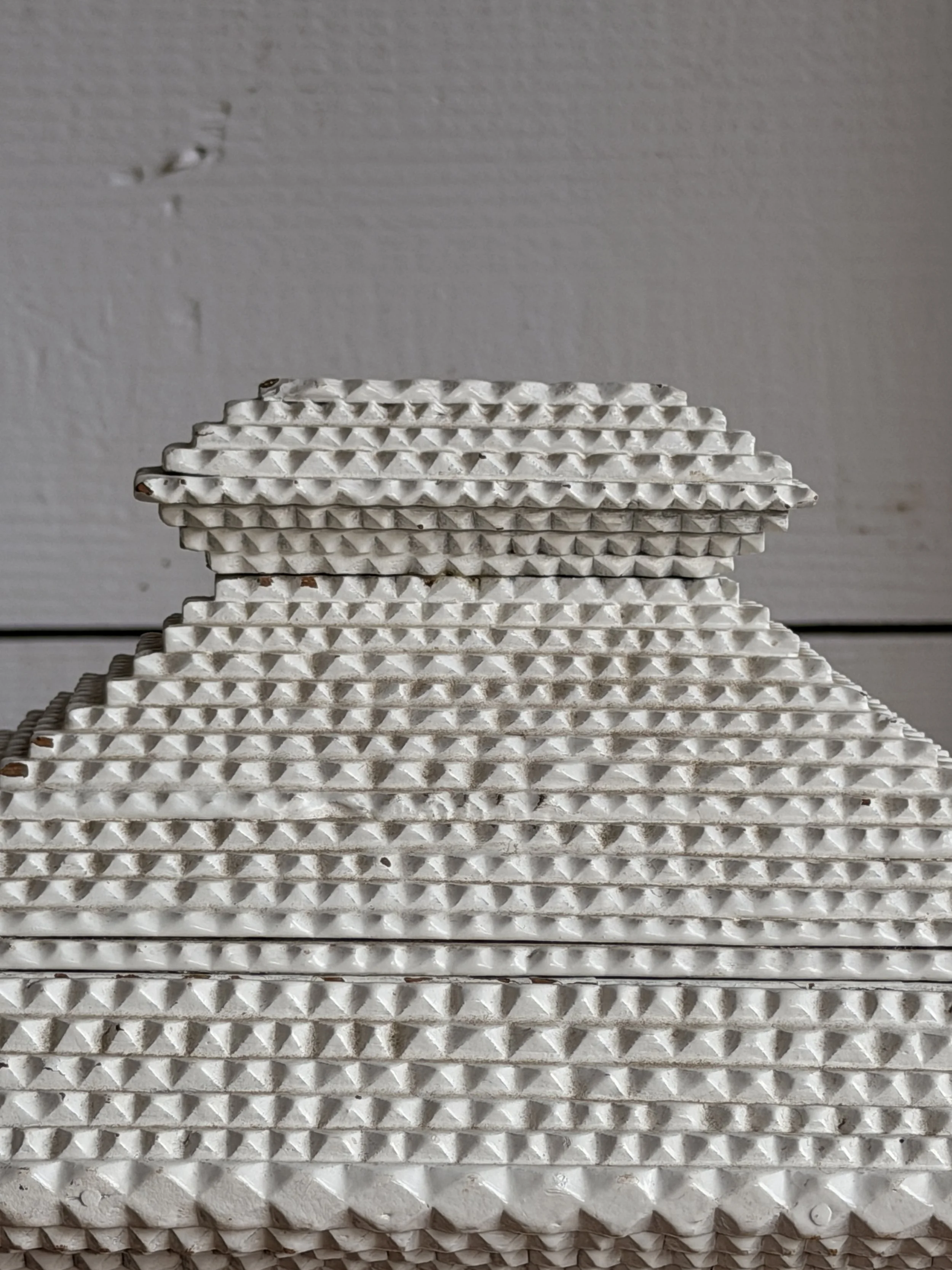 tramp art box white1.JPG