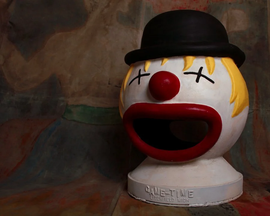 Clown trash can-7.jpg