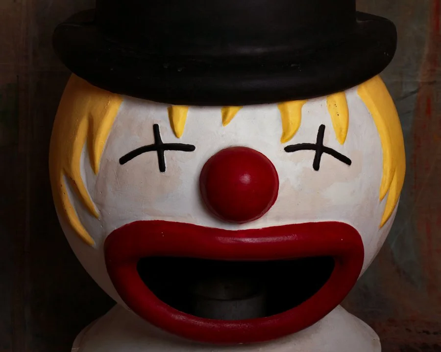 Clown trash can-3.jpg