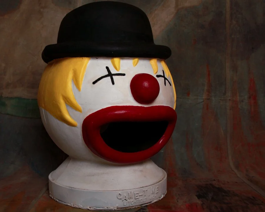 Clown trash can-9.jpg