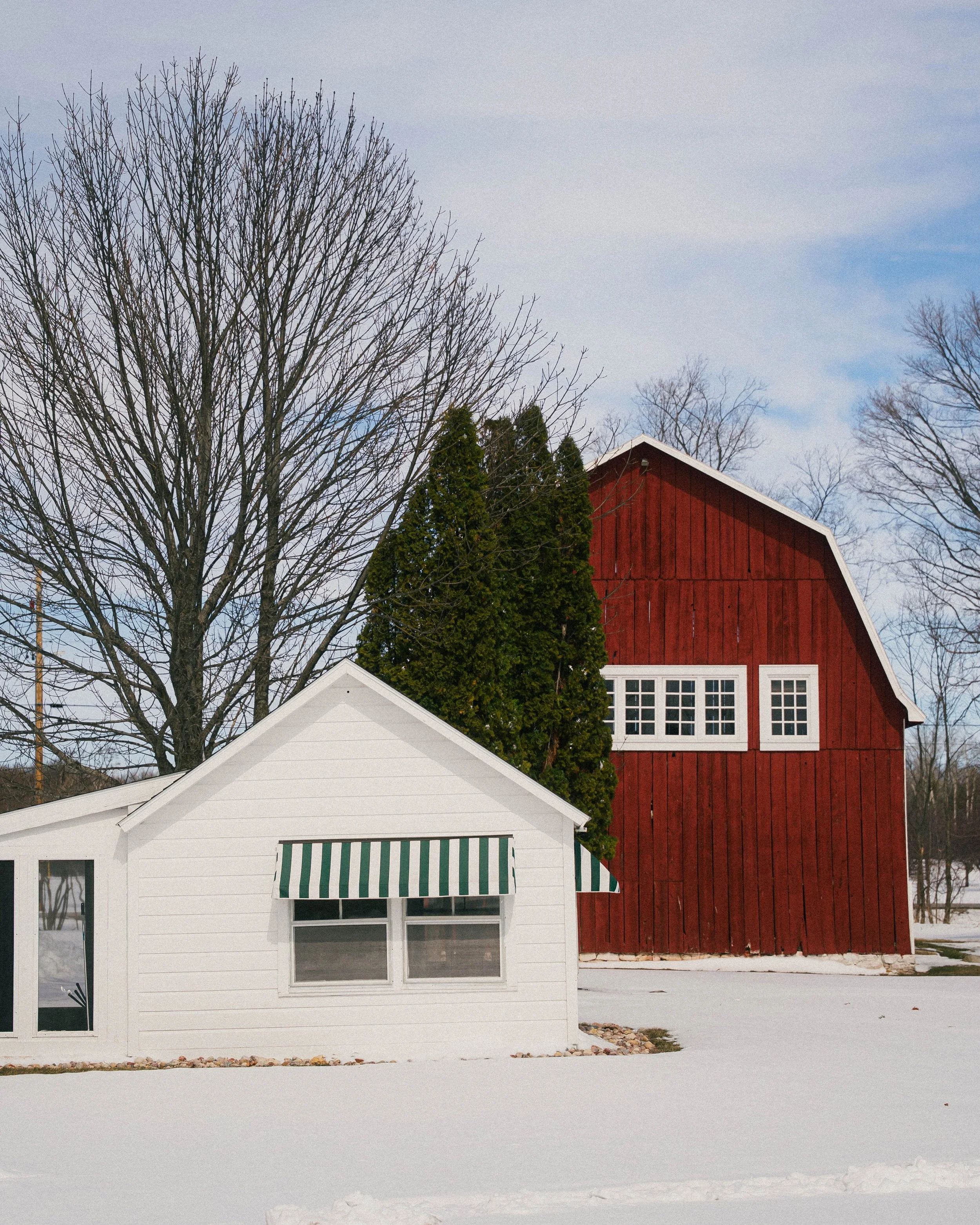 LOMA COTTAGES-21.jpg