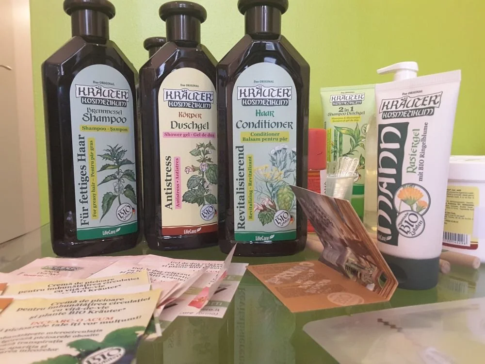 FOTO-Krauter shampoo ortica duschgel conditioner hair kosmetikum mann prodotti bio.jpg