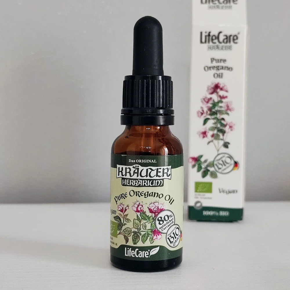 FOTO-4053 Pure Oregano Oil Kräuter Olio essenziale.jpg