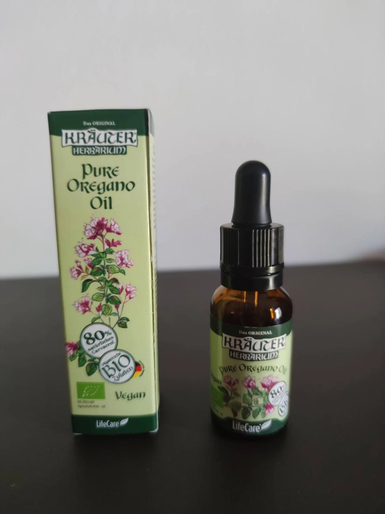 FOTO-pure oregano oil krauter olio essenziale origano life care.jpg