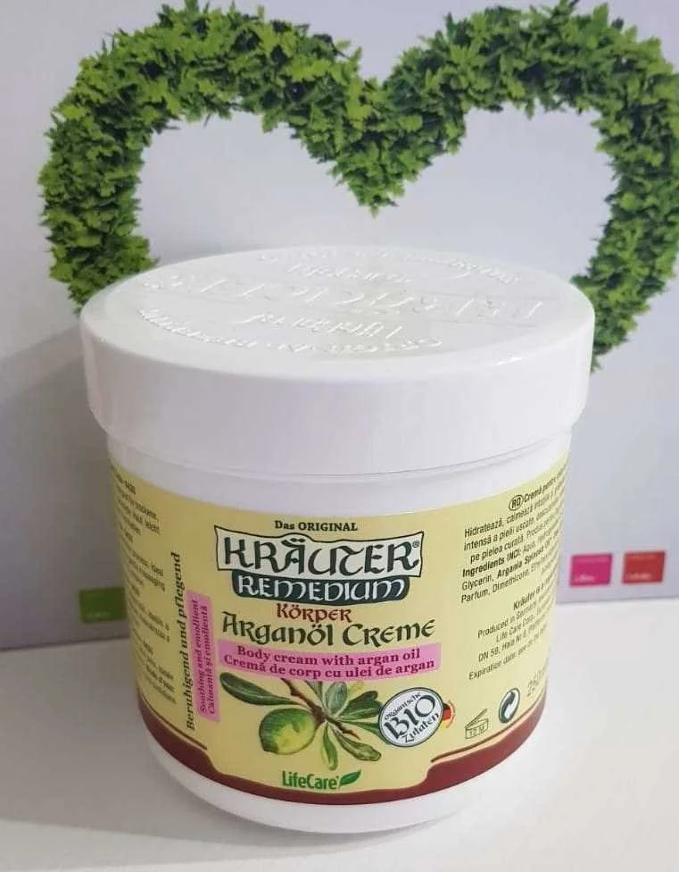 FOTO-crema con olio di argan.jpg