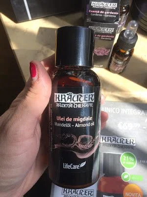 FOTO-aromaterapia olio da massaggio con mandorle bio.jpg