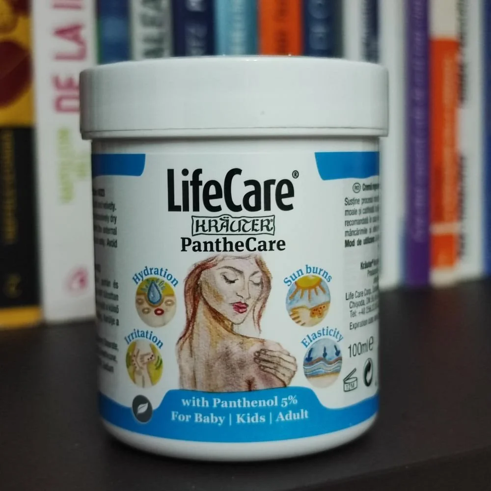 FOTO-4623 - crema con pantenolo.jpg