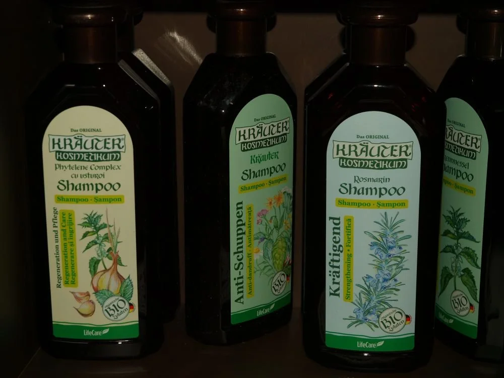 FOTO-krauter cosmetici shampoo aglio rigenerante camomilla ortica rosmarino bio prodotti life care.jpg