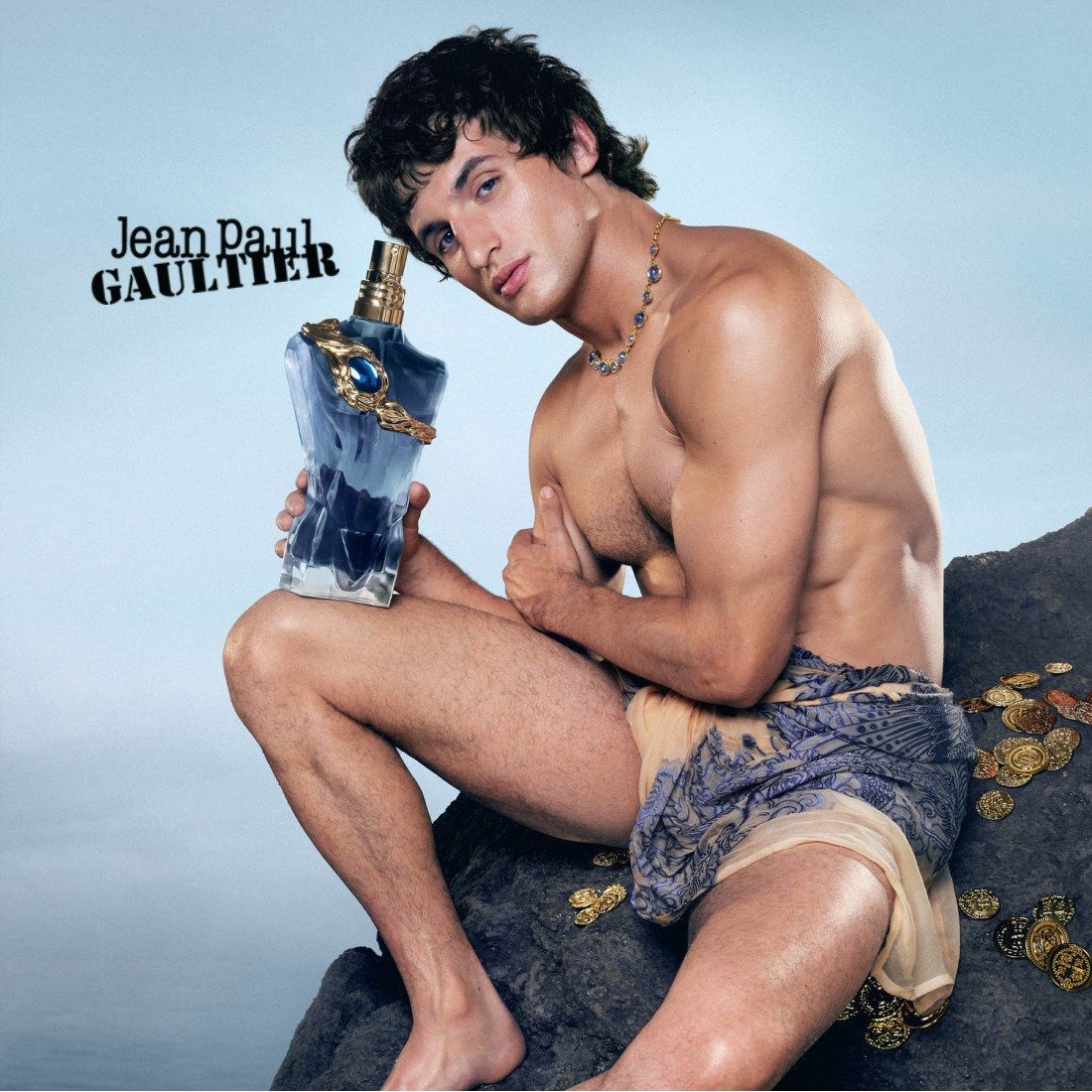 【2026最新】Le Beau Narcisse EDP by Jean Paul Gaultier 75/125ML / 2026 New Fragrance for Men / 男士香水 / JPG Perfume Pour Homme / Eau de Parfum (EDP) /《全新正貨》【NEW &amp; Authentic】預訂 Pre-order

Jean Paul Gaultier 於2026年推出的 Le Beau Narcisse 如一道光束，在金色天堂中自信綻放。裸露