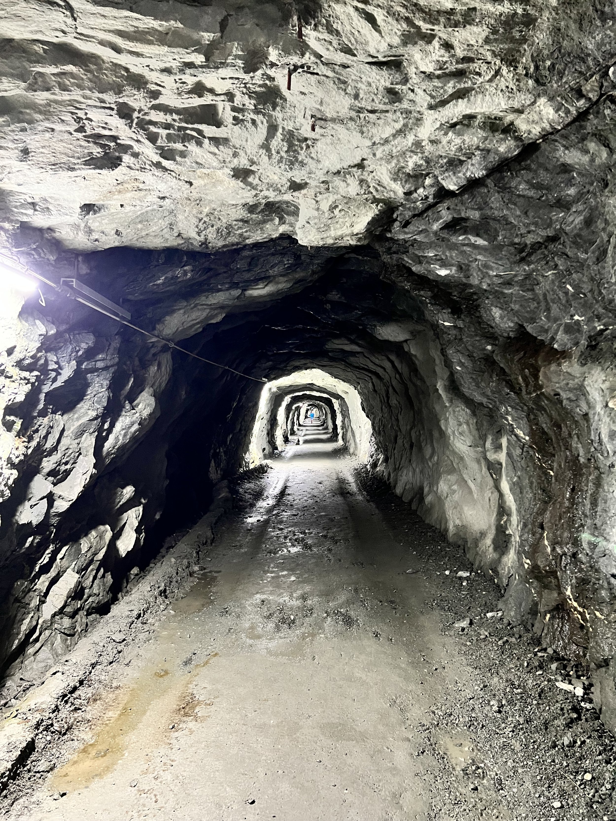 Tunnel on the way to the Hut