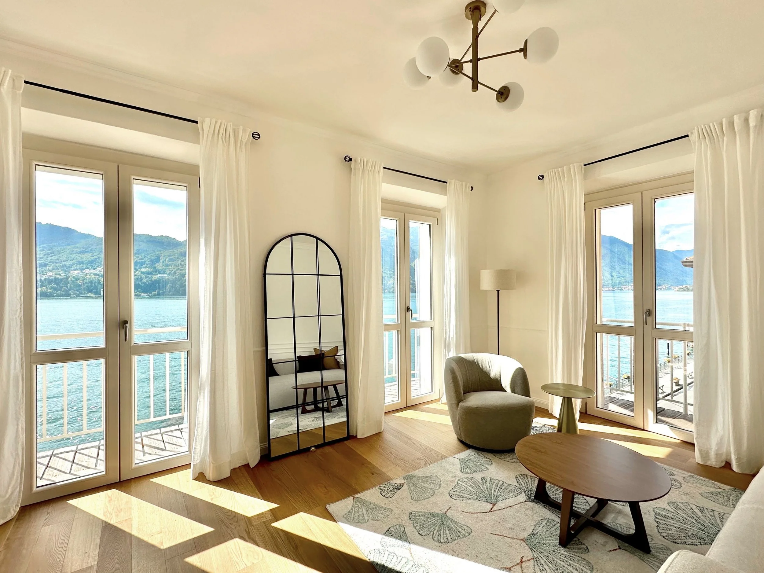 Vittoria Panoramica - A Newly Renovated Apartment in Tremezzo