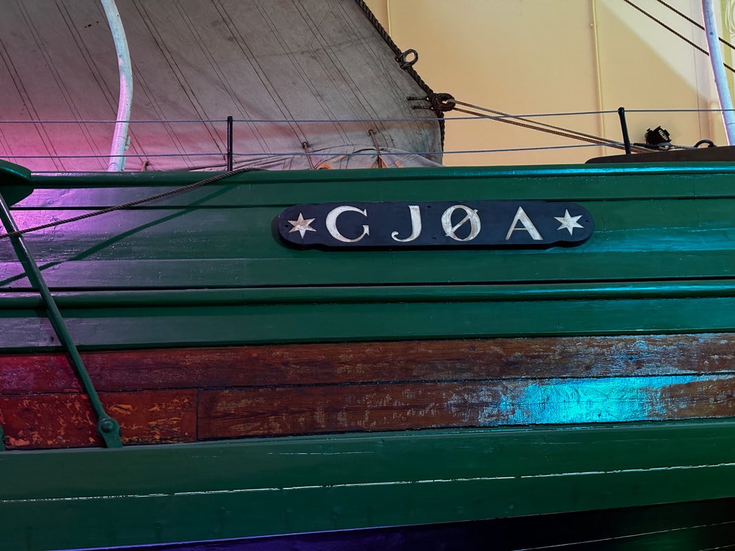 Immagine di della nave GJOA nel museo Fram a Oslo.