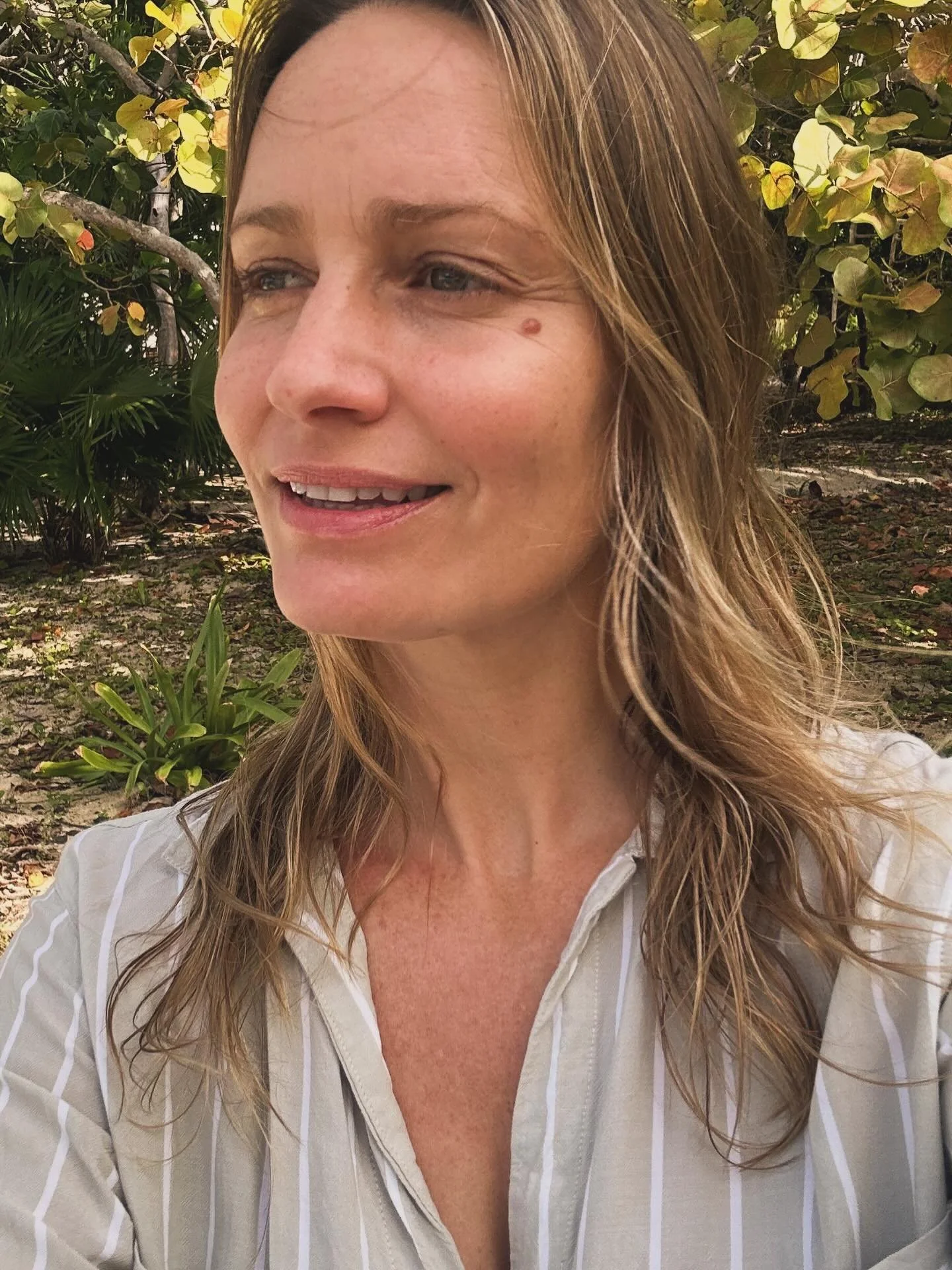 Un &eacute;t&eacute; sans filtre. Sans maquillage. 
# je suis Pamela. La quarantaine assum&eacute;e. Je ressens jamais de "fomo". Juste bien. 🪷. Avec moi-m&ecirc;me.
La m&eacute;ditation quotidienne aidant. 🪷