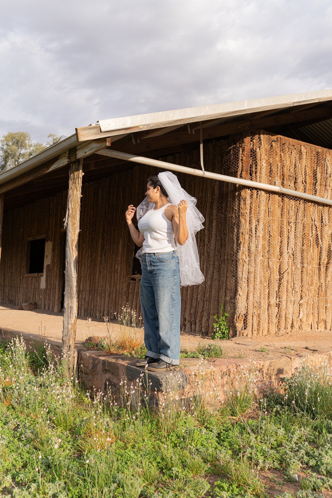 between-light-photography-creative-storytelling-adelaide-rugged-bride-red-earth-landscape.jpg
