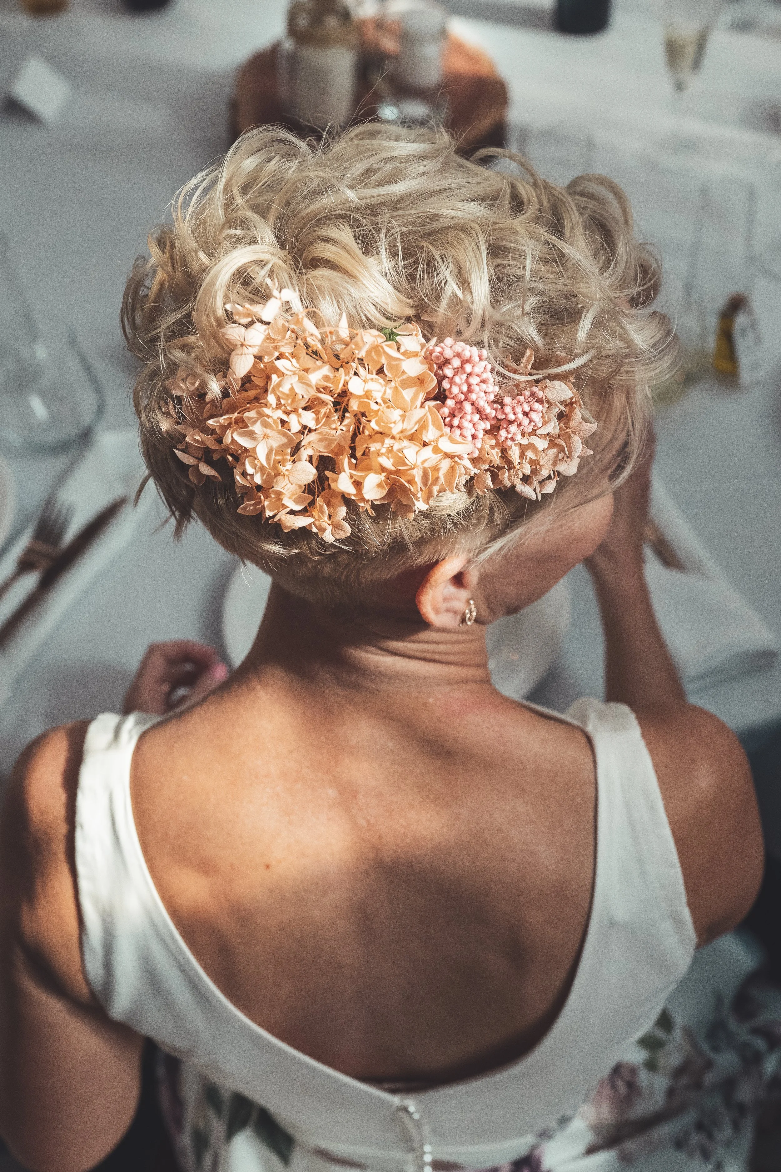 between-light-photography-wedding-floral-hair-detail.jpeg