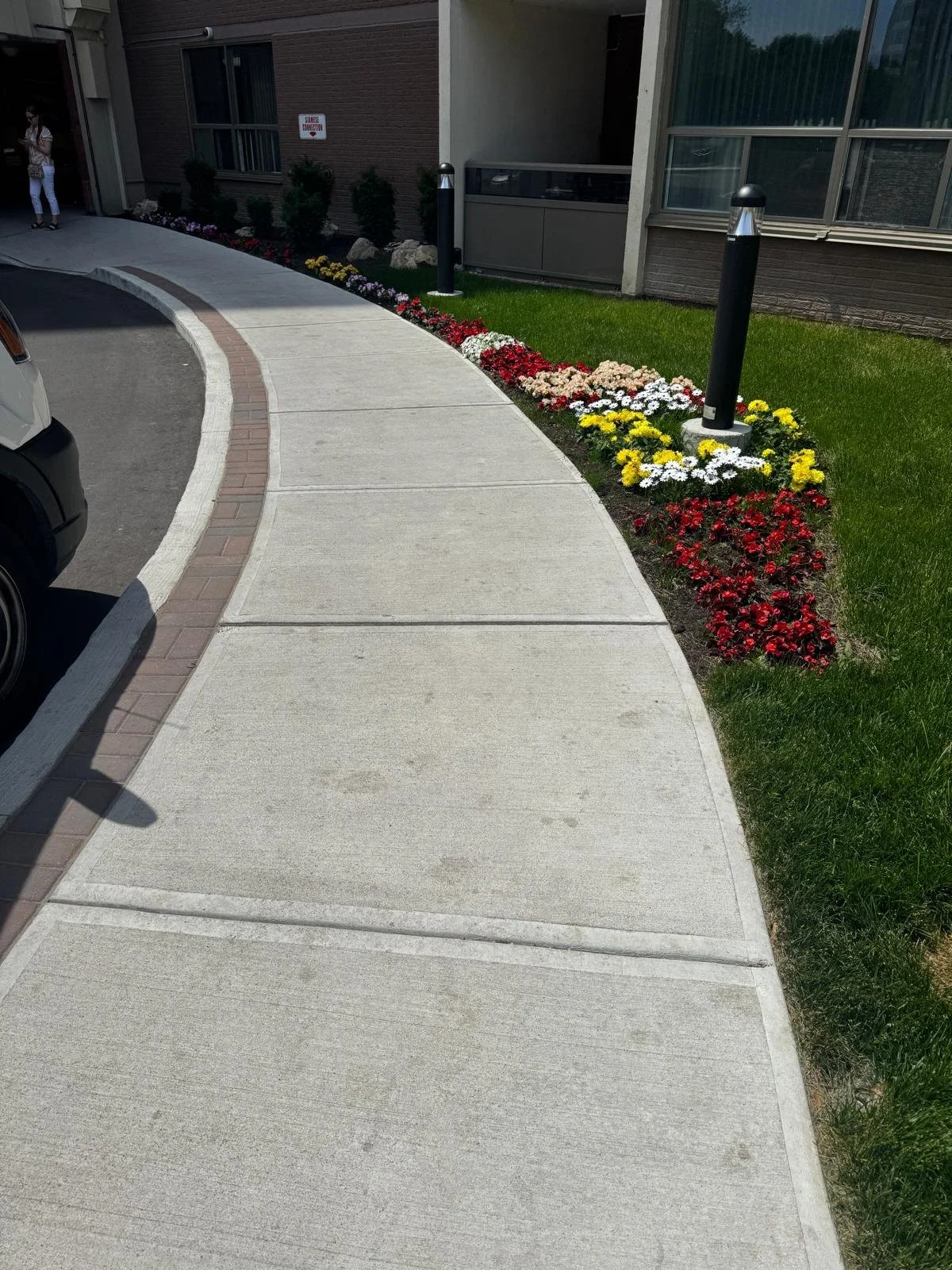 sidewalk2.jpg