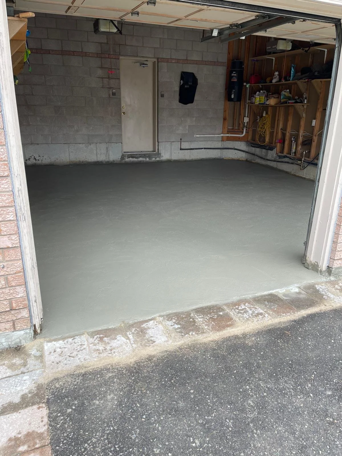 garage2.jpg