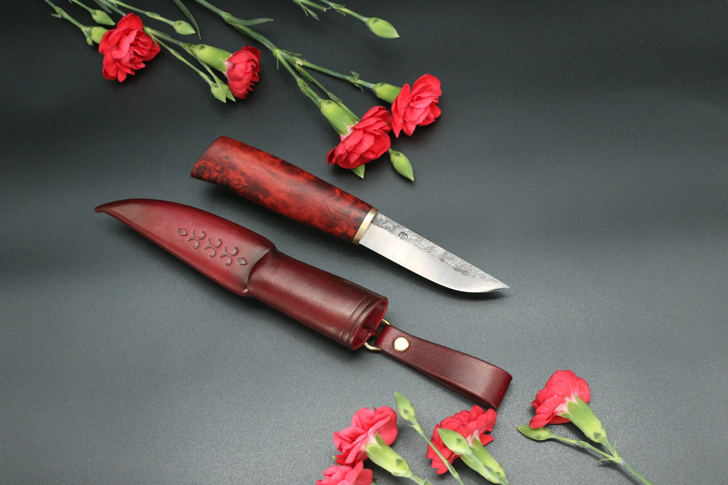 Puukko naiselle