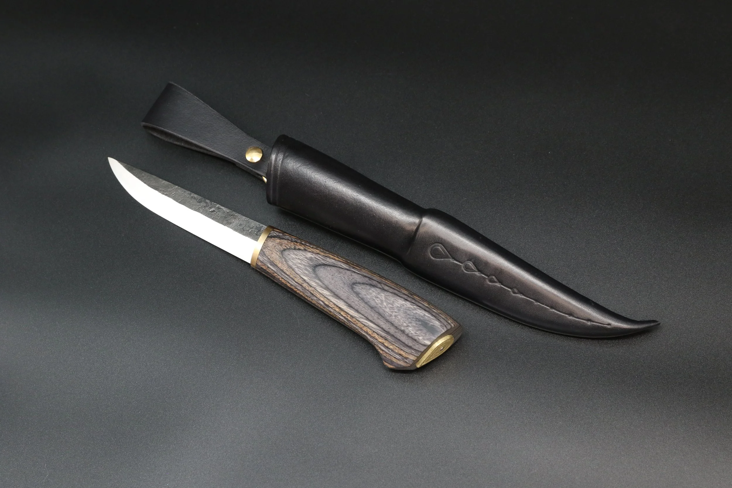 vanerikahva puukko ja tuppi 2.JPG