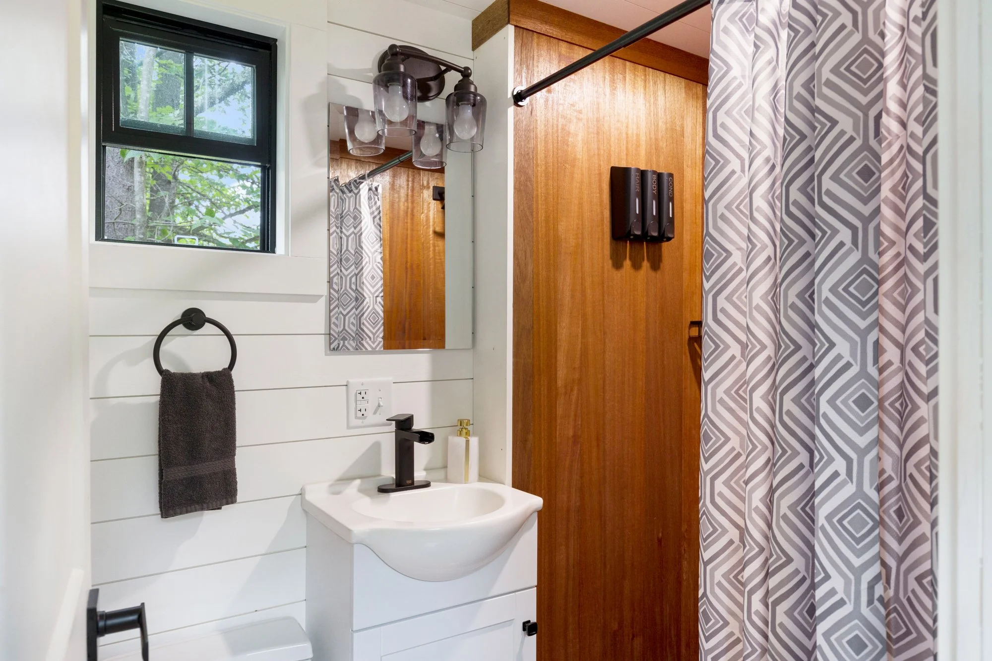 Uncommon Accomodations-74.jpg