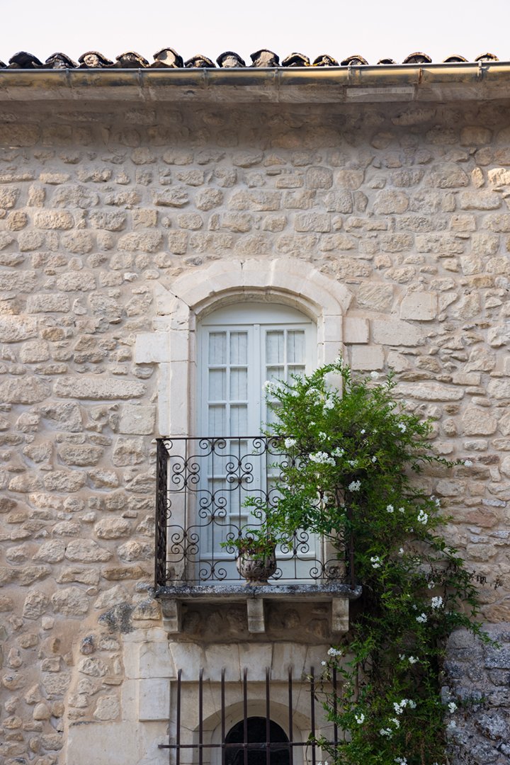 Window on Rue-des-Ecoles, Oppede-le-Vieux France