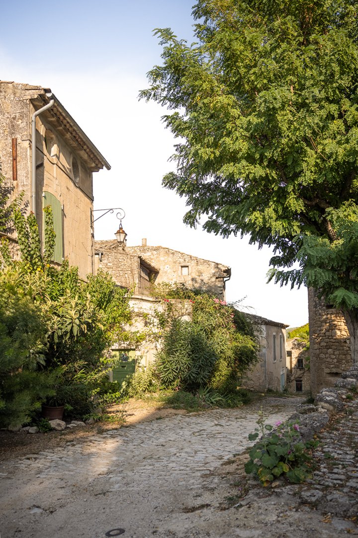 Rue des Ecoles, Lacoste France