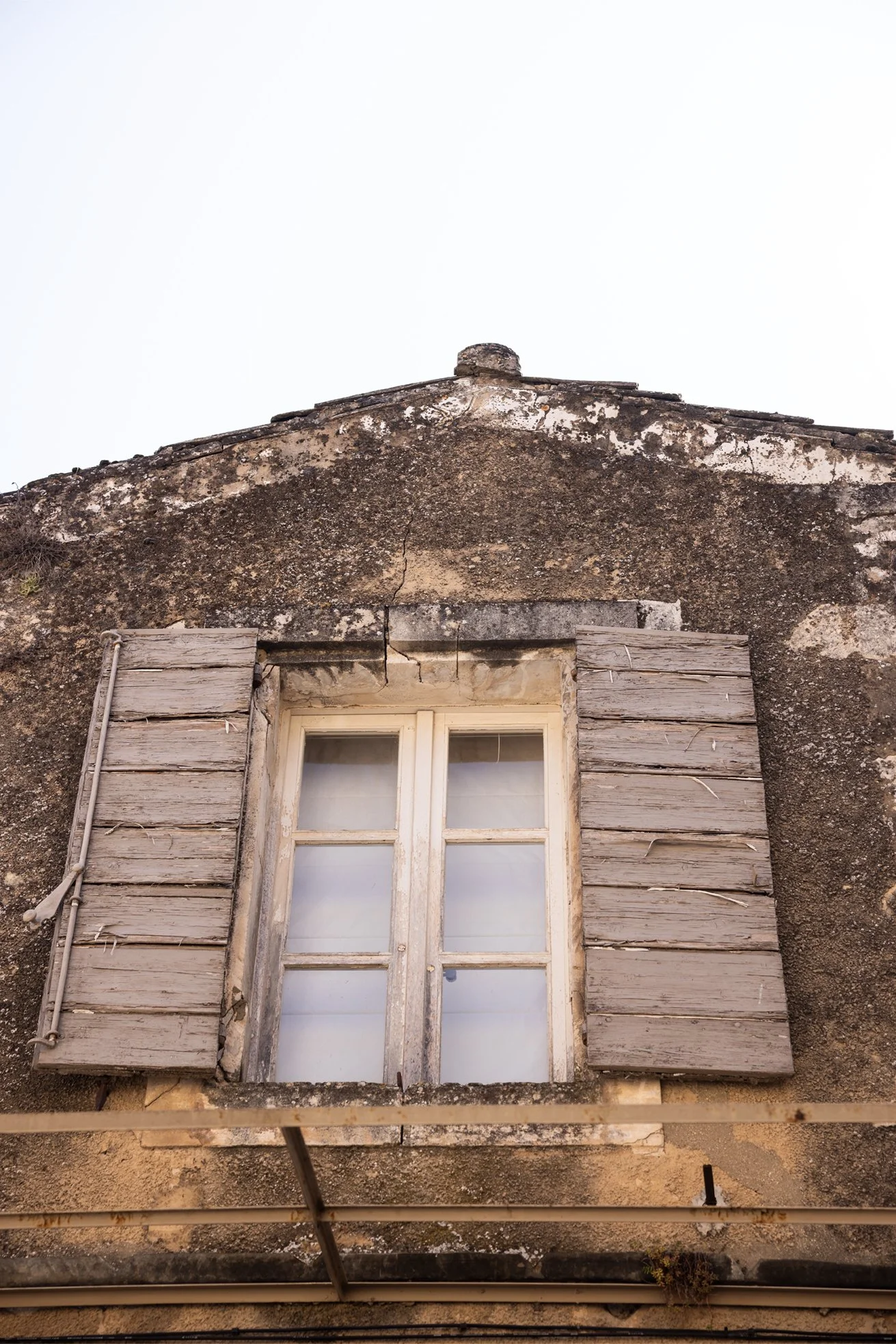 window above the Sacha le Concept Store on Place Albert Roure