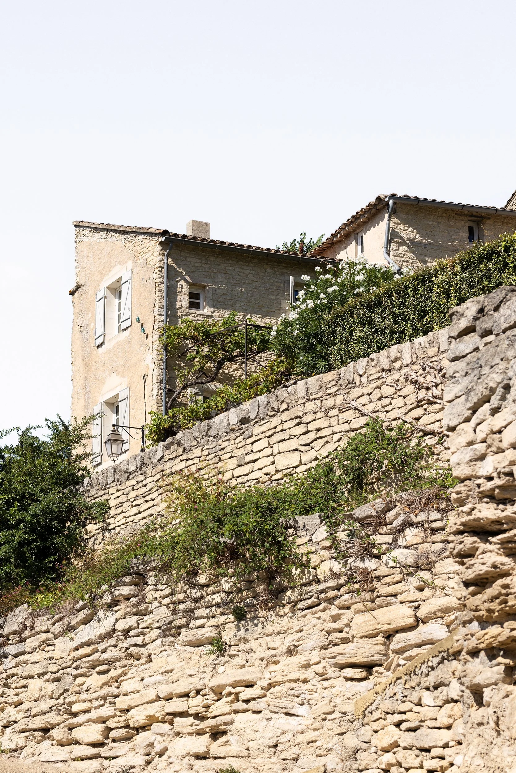 Rue-des-Tanneurs-Gordes-France-4.jpg