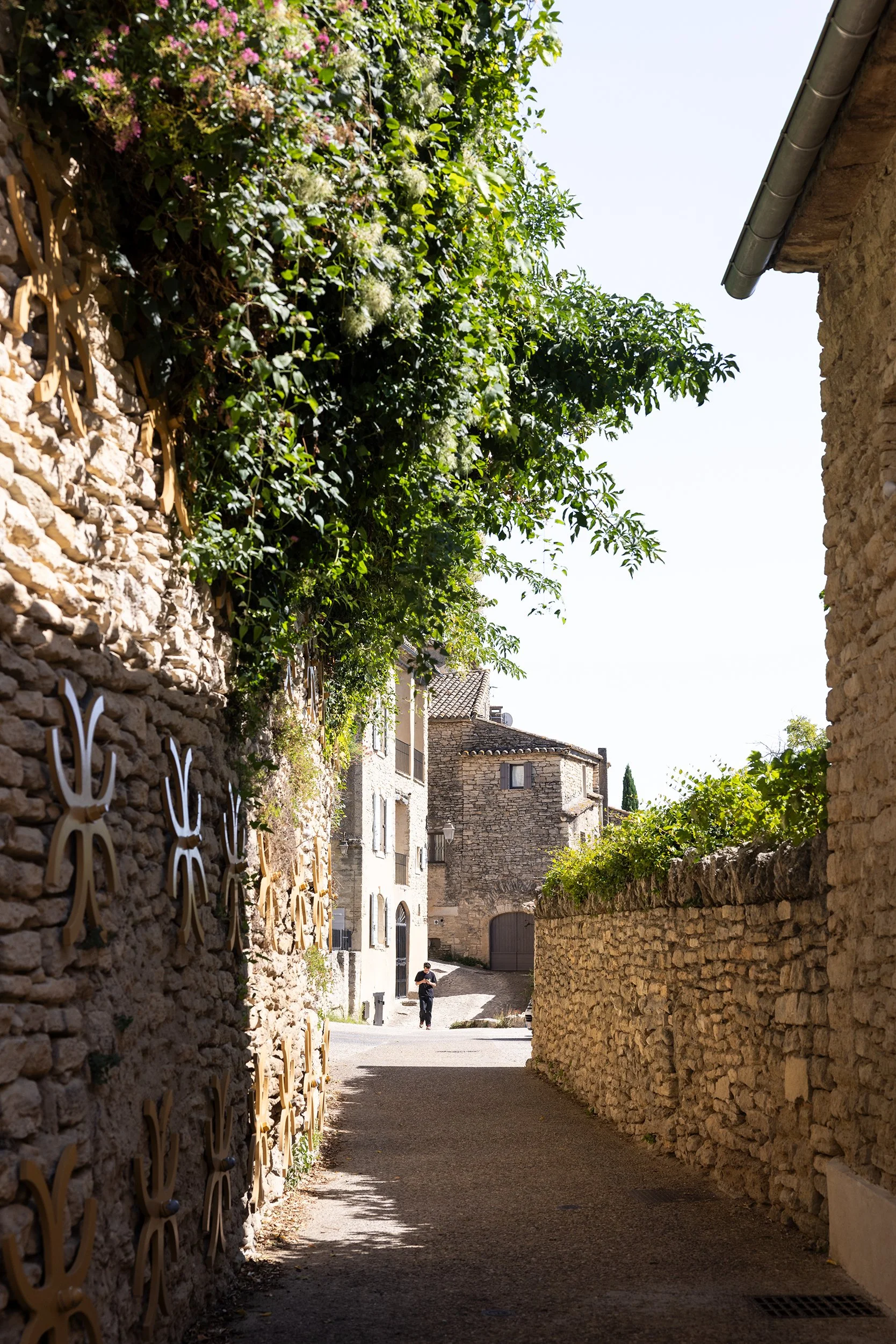 Rue des Tanneurs in Gordes, France