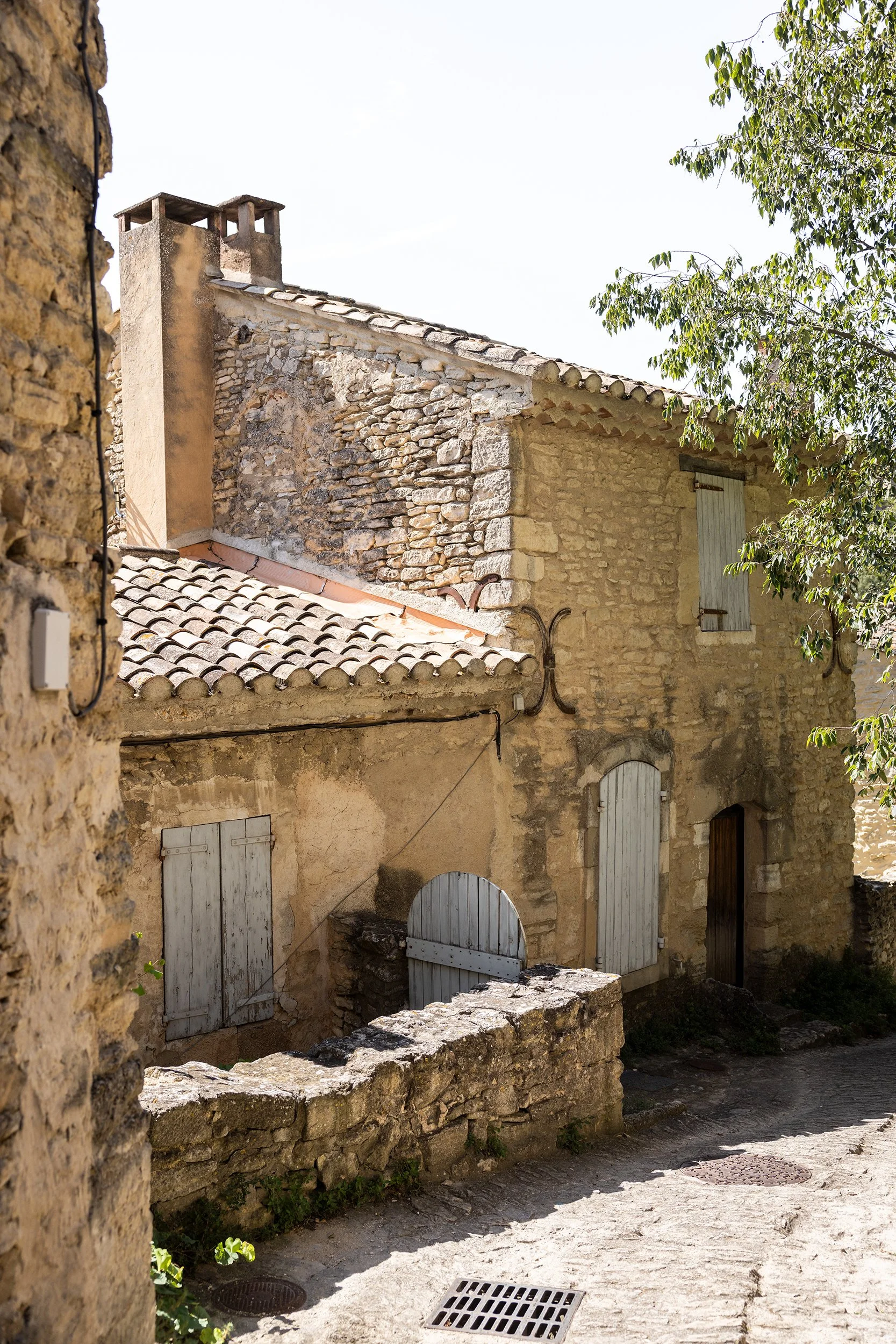 Rue Jean Deyrolle in Gordes, Provence, France