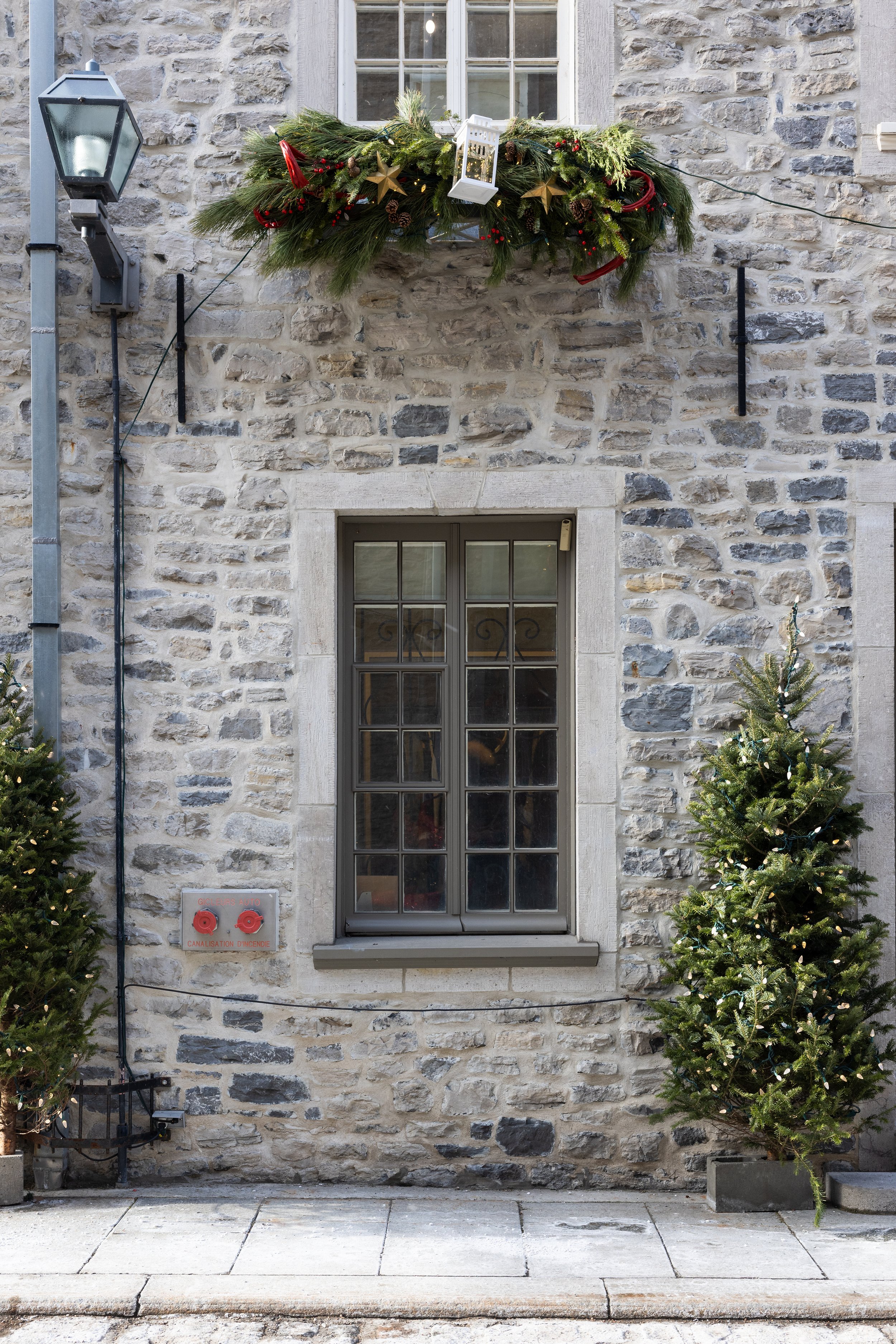 Rue-Sainte-Pierre-window.jpg