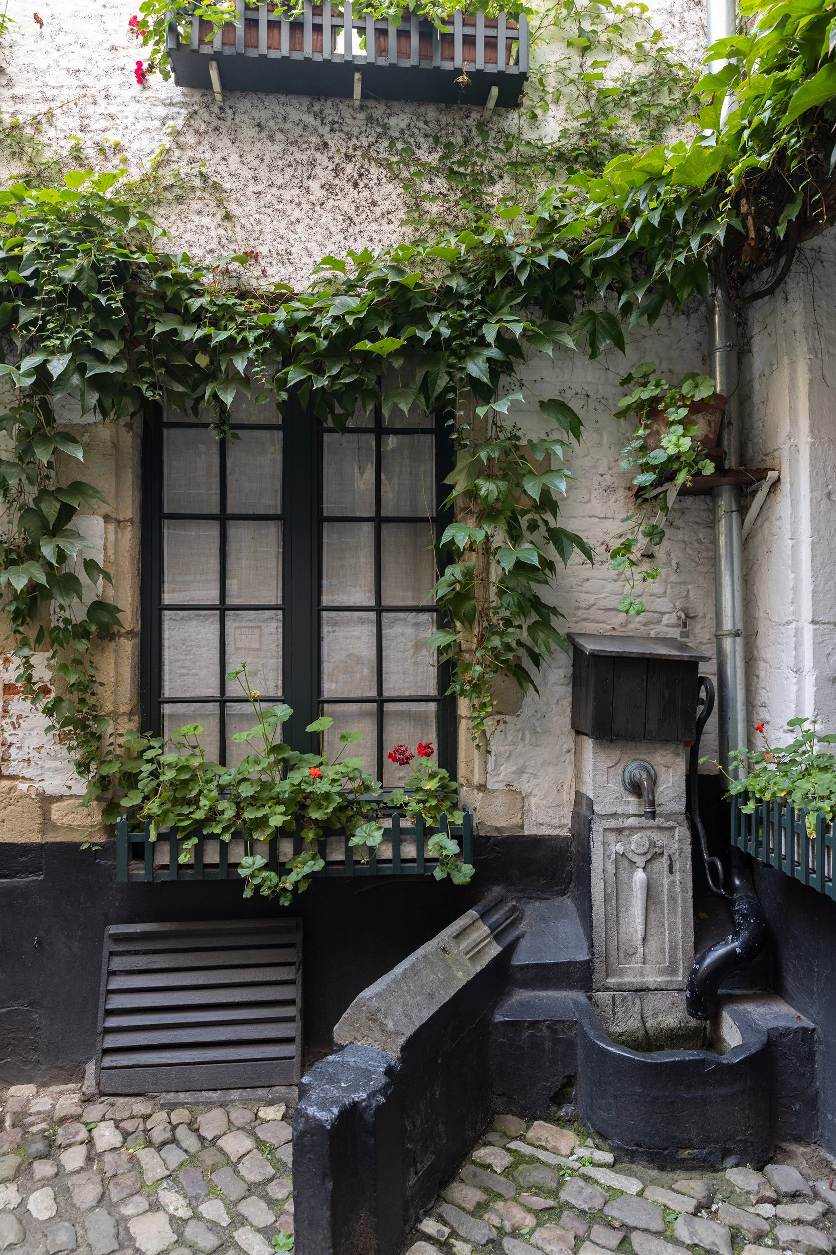 Vlaeykensgang, Antwerp, Belgium