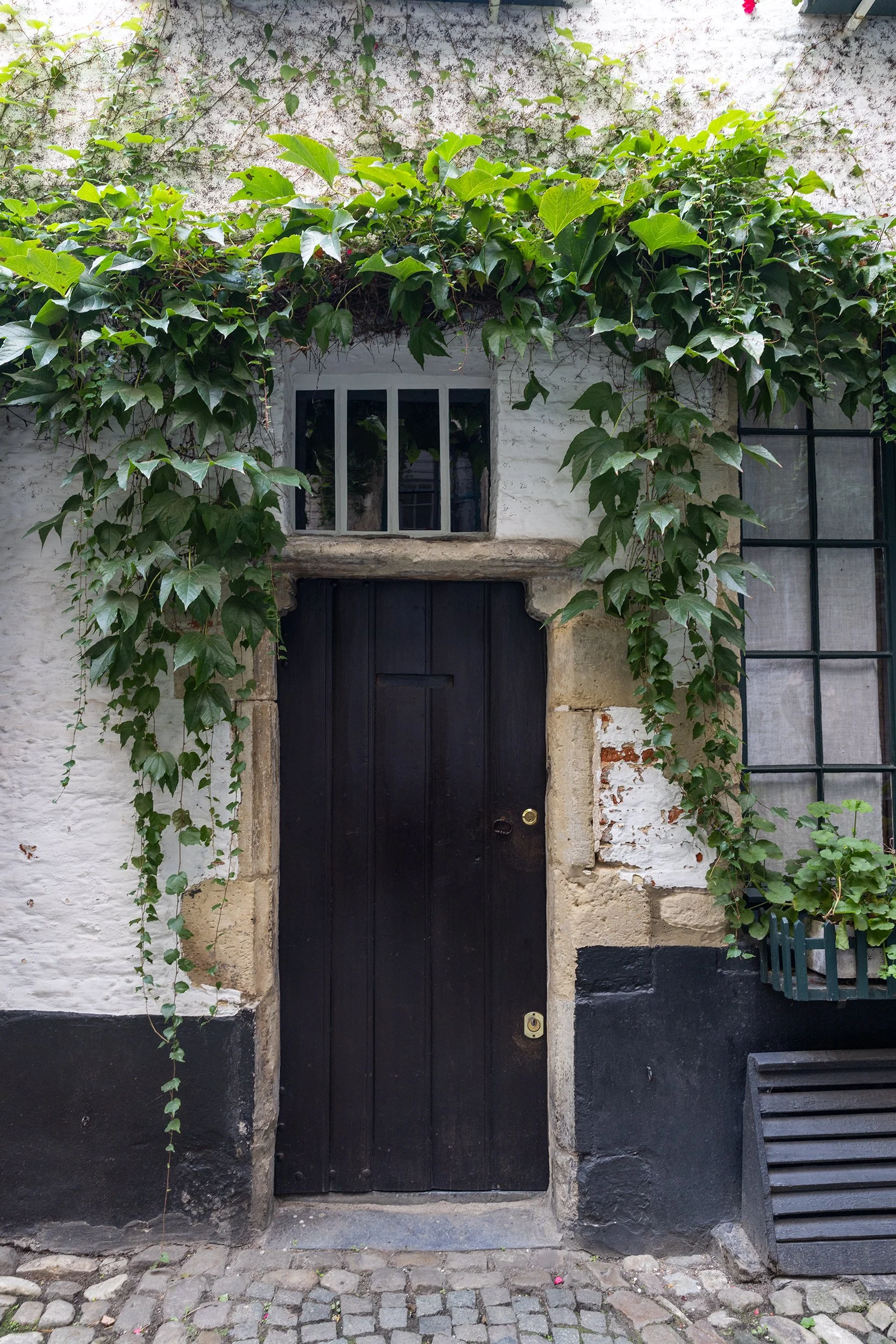 Door at Vlaeykensgang, Antwerp, Belgium