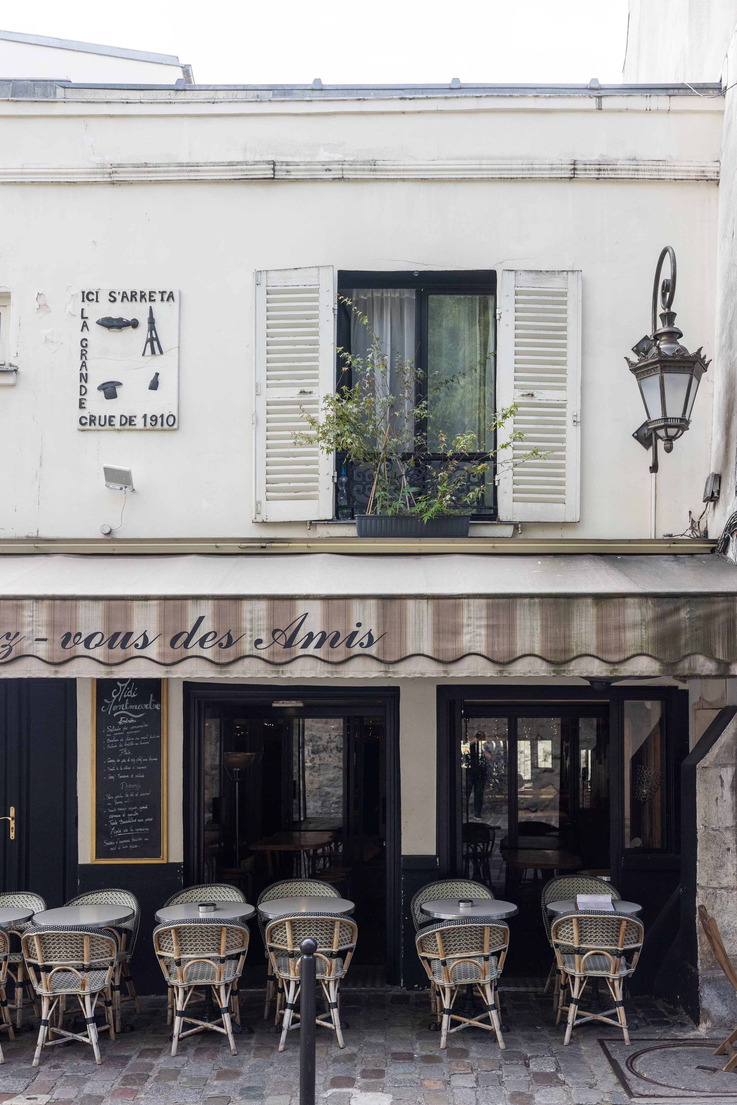 Le Rendez-Vous des Amis in Montmartre