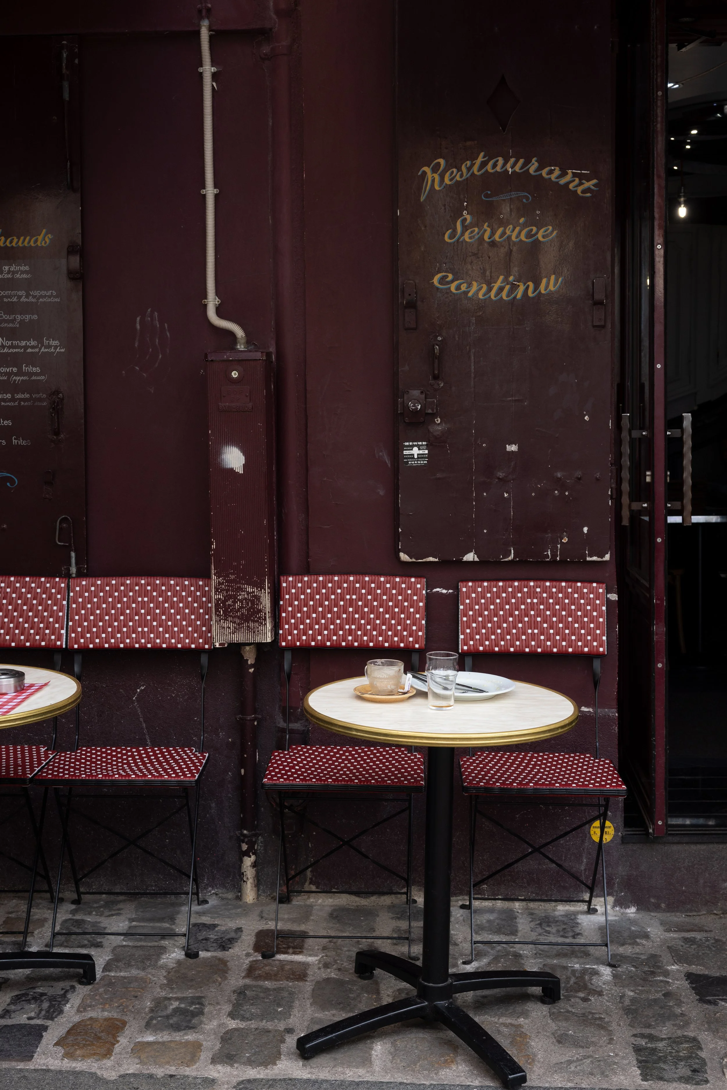 Au Petit Creux Montmartre on Rue du Mont-Cenis