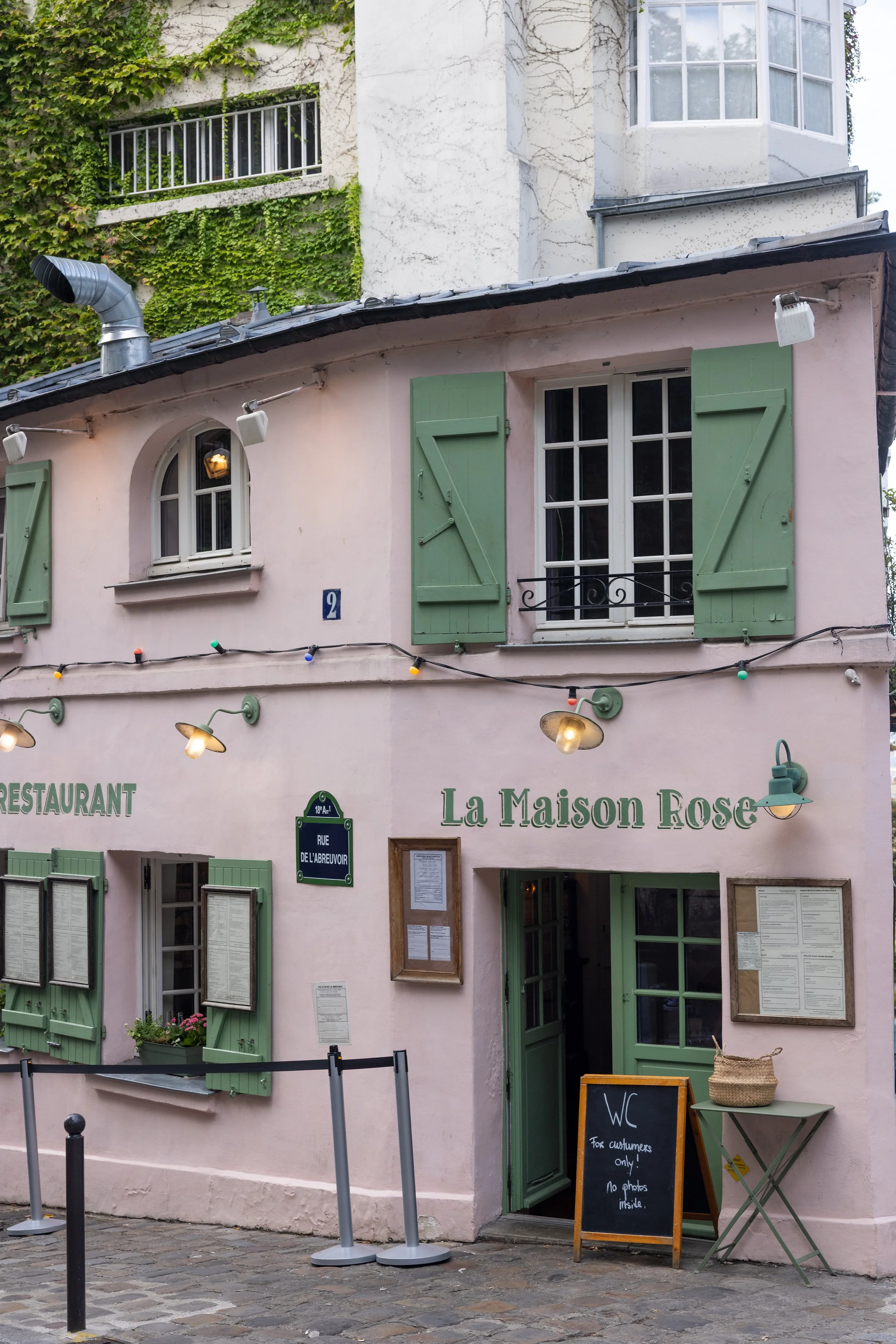 La Maison Rose, Montmartre