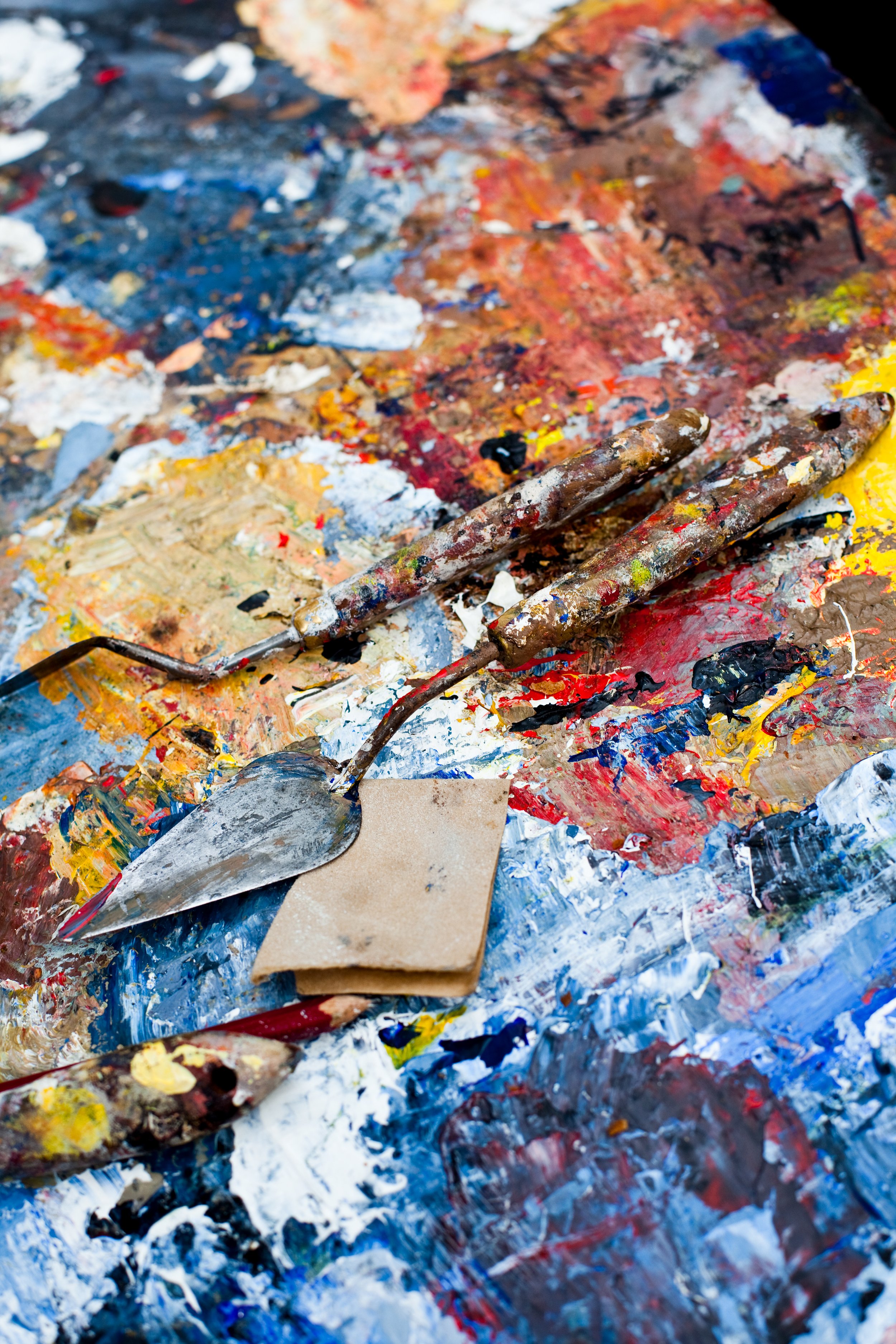 An artist's palette at Place du Tertre, Montmartre