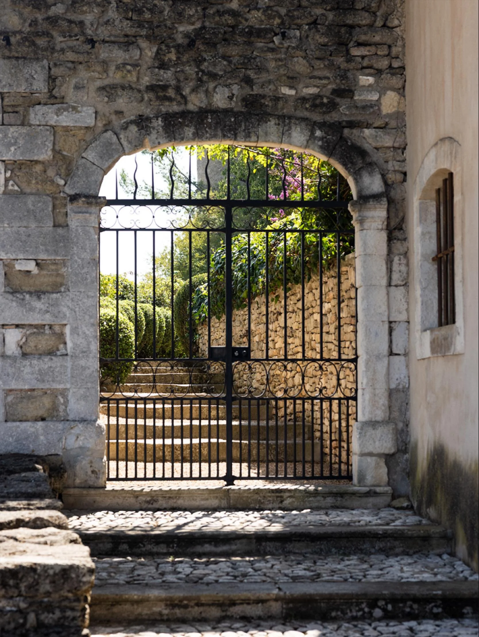 M&eacute;nerbes has long attracted creative souls. The village became a haven for artists and writers in the 20th century. Picasso&rsquo;s companion, photographer Dora Maar, bought a house near the top of the village, a beautiful stone building that 