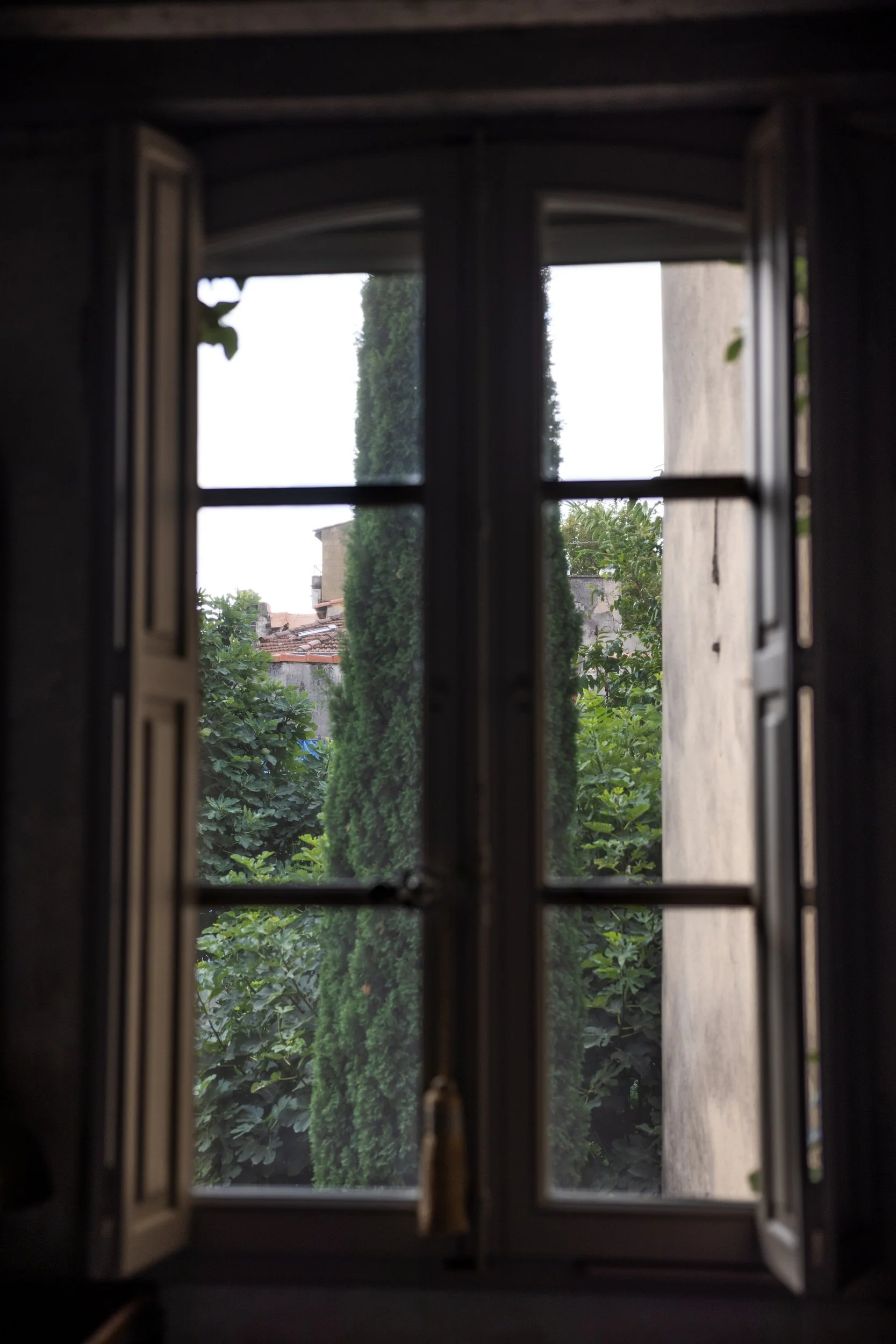 Window view at guesthouse Les Jardins de Baracane, Avignon
