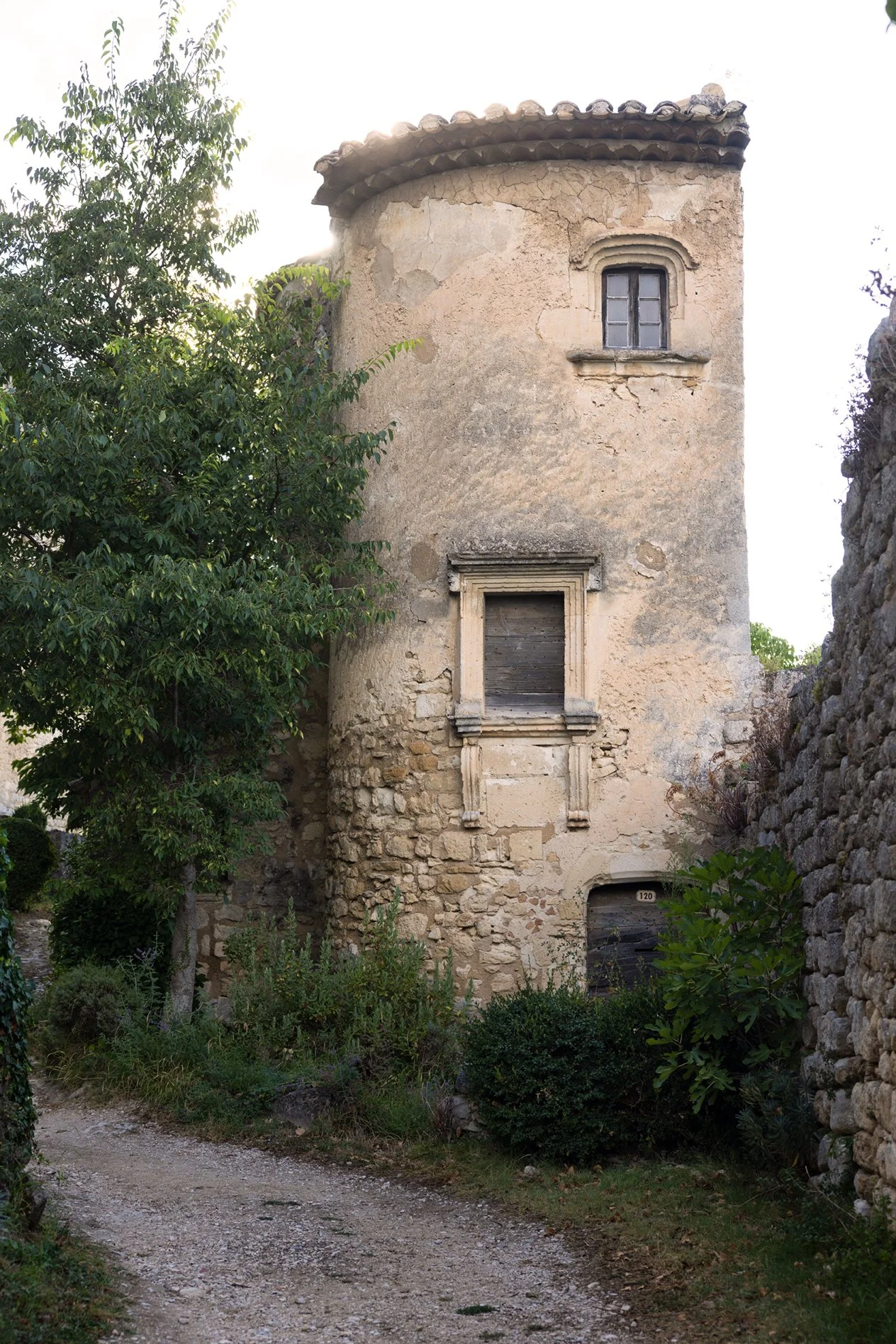 Oppede-le-VieuxFrance-oldest-house.jpg